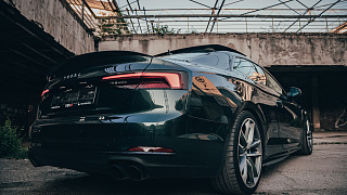 BLACKOUT EDITION Спойлер-Лип (черный глянец) Audi A5 (кузов F5) (2016-2020) + УСТАНОВОЧНЫЙ КОМПЛЕКТ