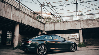 BLACKOUT EDITION Спойлер-Лип (черный глянец) Audi A5 (кузов F5) (2016-2020) + УСТАНОВОЧНЫЙ КОМПЛЕКТ
