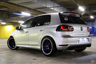 Пороги R-Line VW Golf V (2003-2009) + УСТАНОВОЧНЫЙ КОМПЛЕКТ