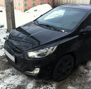 Крашеный комплект. Реснички на фары var №1 Hyundai Solaris (2010-2013) Цвет Черный MZH + УСТАНОВОЧНЫЙ КОМПЛЕКТ