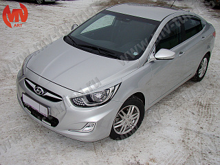 Крашеный комплект. Реснички на фары var №1 Hyundai Solaris (2010-2013) Цвет Черный MZH + УСТАНОВОЧНЫЙ КОМПЛЕКТ