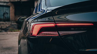 BLACKOUT EDITION Спойлер-Лип (черный глянец) Audi A5 (кузов F5) (2016-2020) + УСТАНОВОЧНЫЙ КОМПЛЕКТ